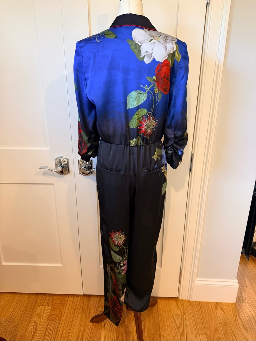 Alice + Olivia Louetta Black Floral Jumpsuit with Blue Accents - Picture 9 of 16